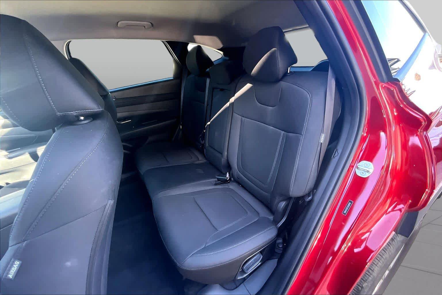 Used 2025 Hyundai Tucson SE FWD image 20