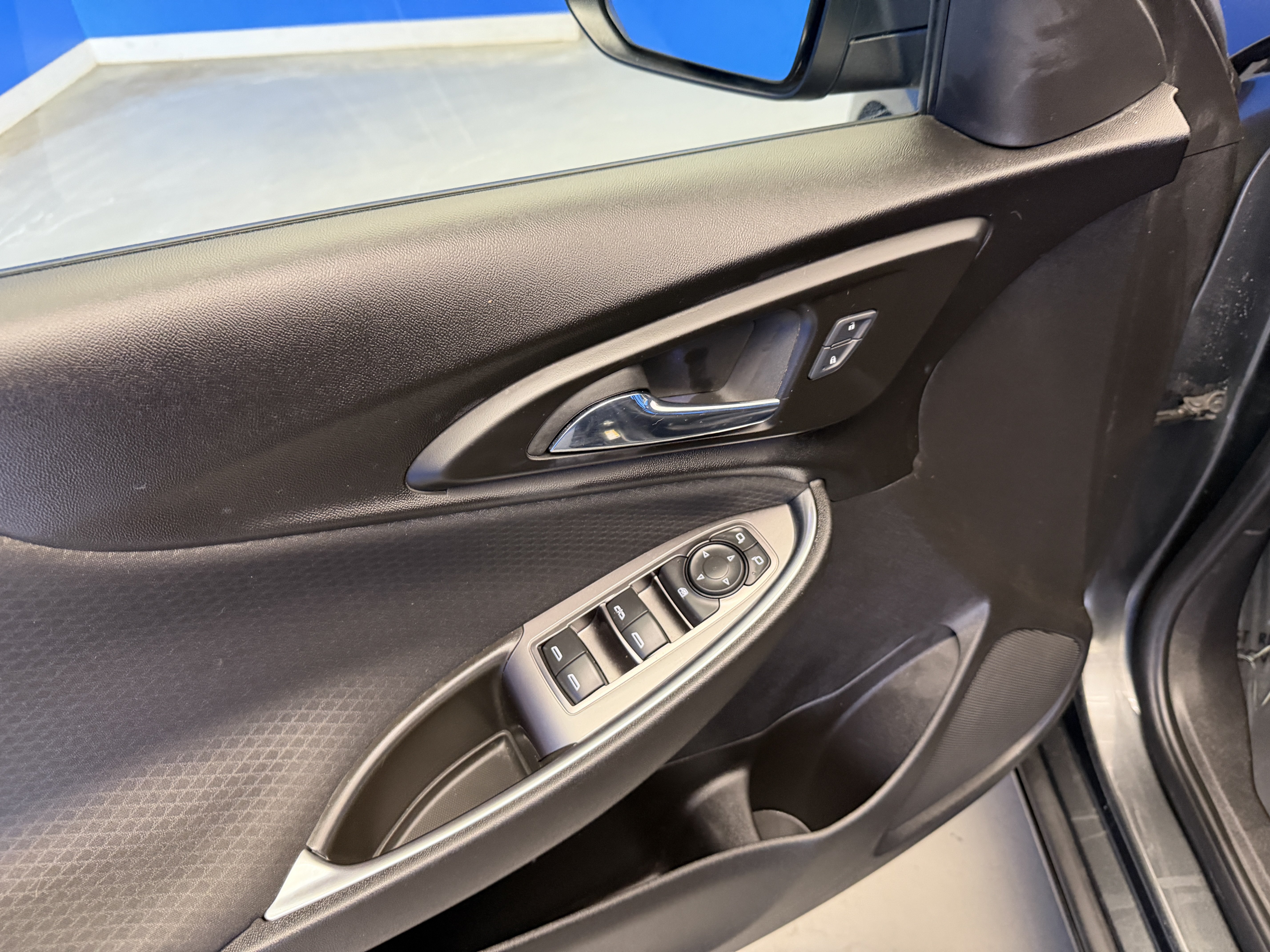 Used 2016 Chevrolet Malibu LT FWD image 10