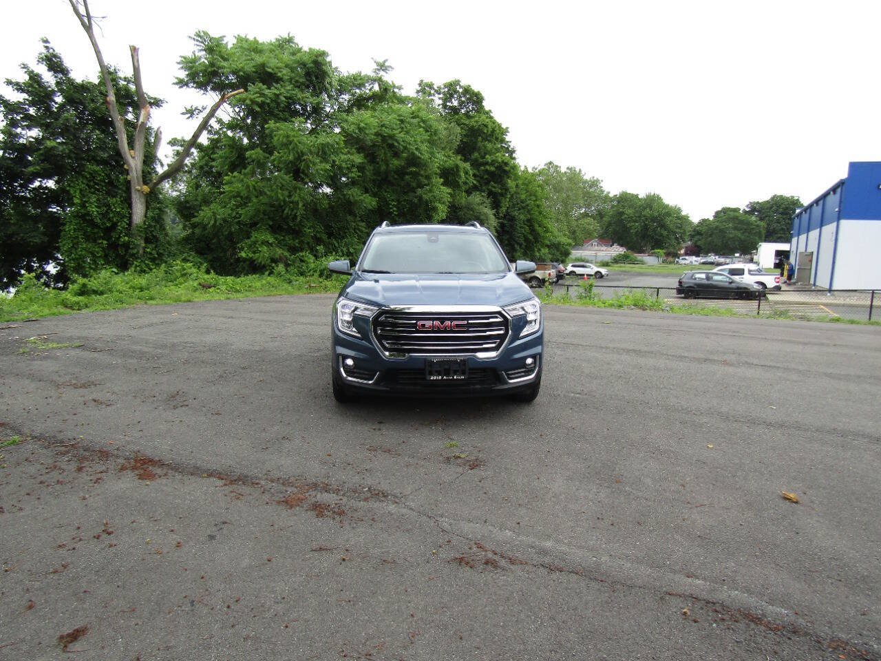Used 2024 GMC Terrain SLT AWD/4WD image 11