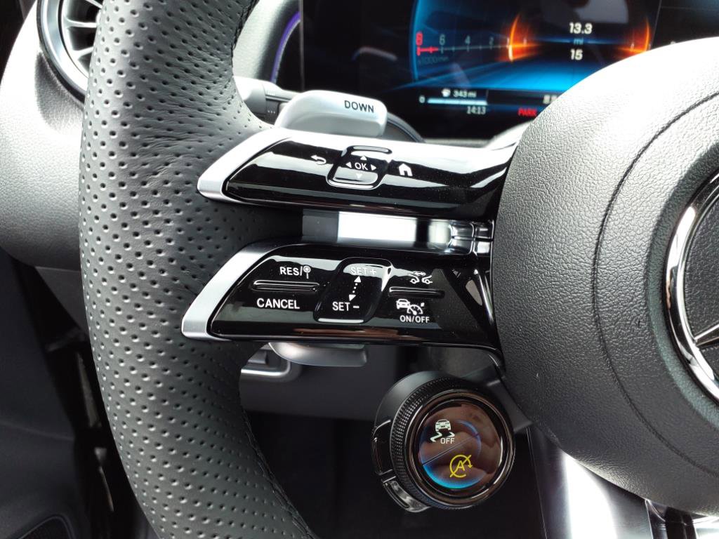 Used 2024 Mercedes-Benz GLB 35 AMG 4MATIC image 15