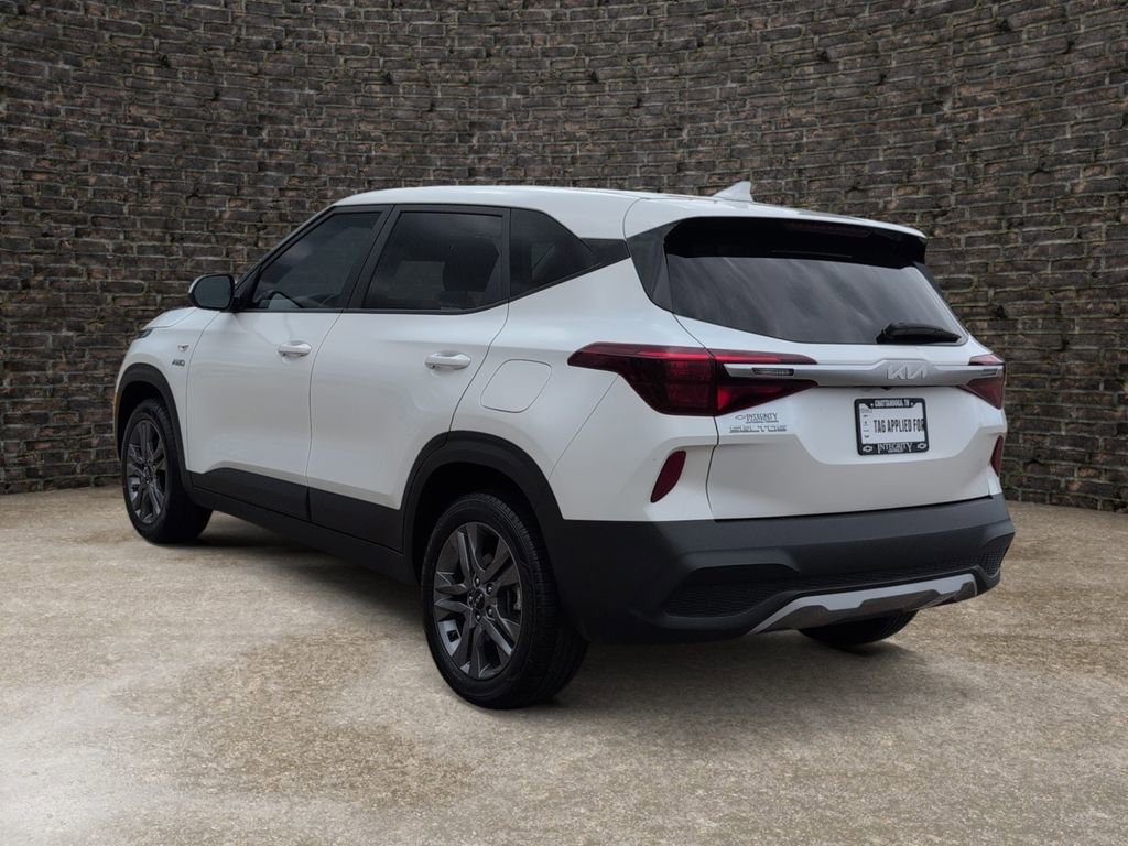 Used 2022 Kia Seltos LX AWD/4WD image 4