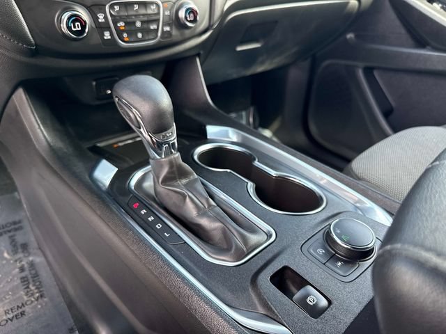 Used 2022 Chevrolet Traverse LT FWD image 24