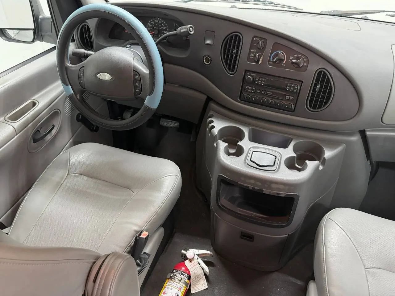 Used 2003 Ford E-350 and Econoline 350 XL RWD image 20