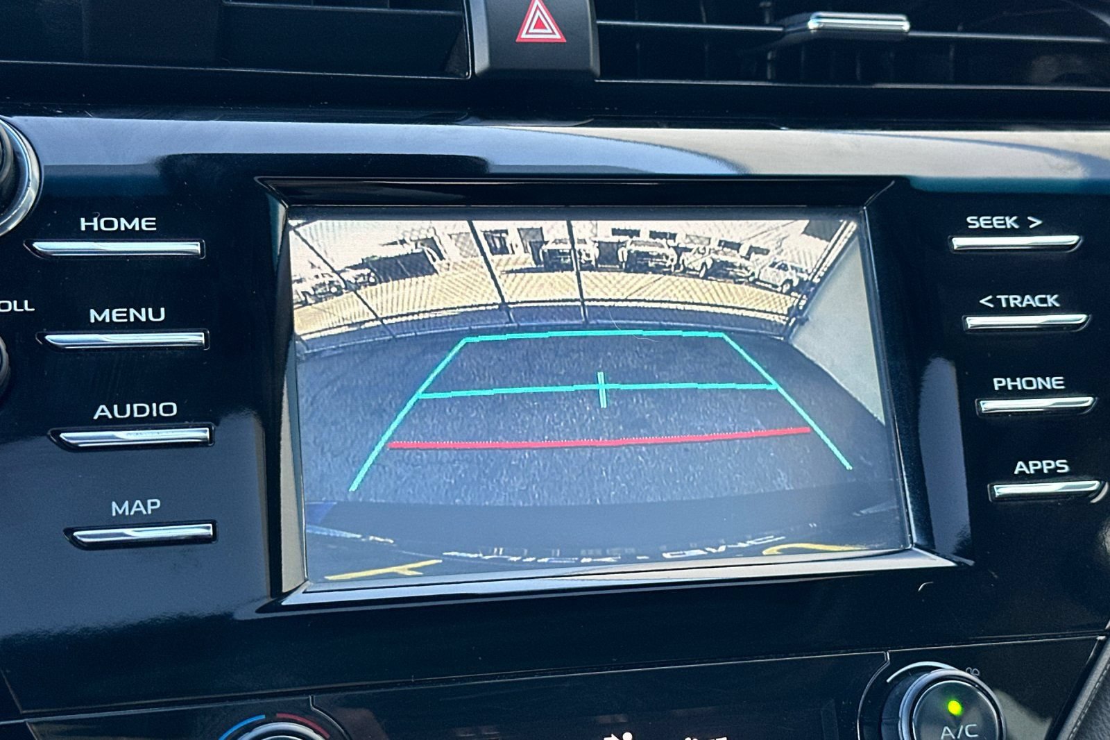 Used 2019 Toyota Camry SE FWD image 25