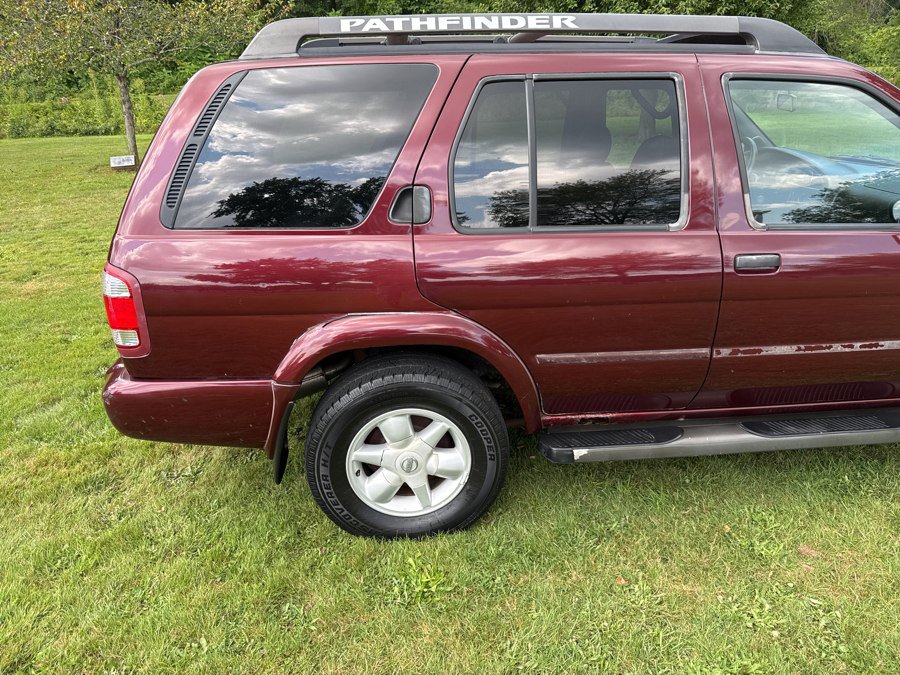 Used 2002 Nissan Pathfinder SE AWD/4WD image 28