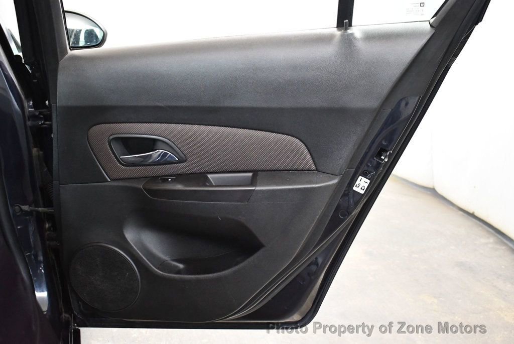 Used 2016 Chevrolet Cruze LT FWD image 17
