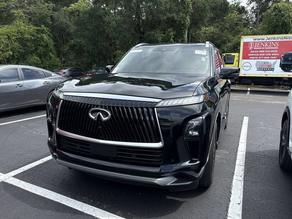 Used 2025 INFINITI QX80 Luxe RWD image 2