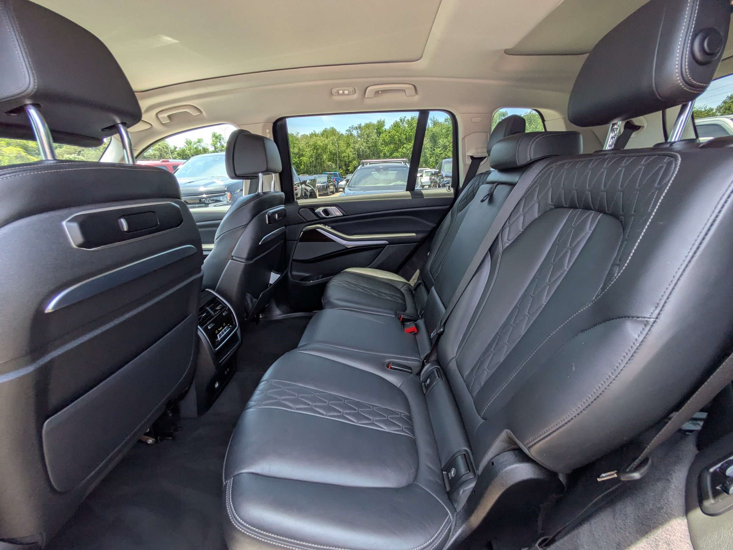 Used 2023 BMW X7 xDrive40i AWD/4WD image 13