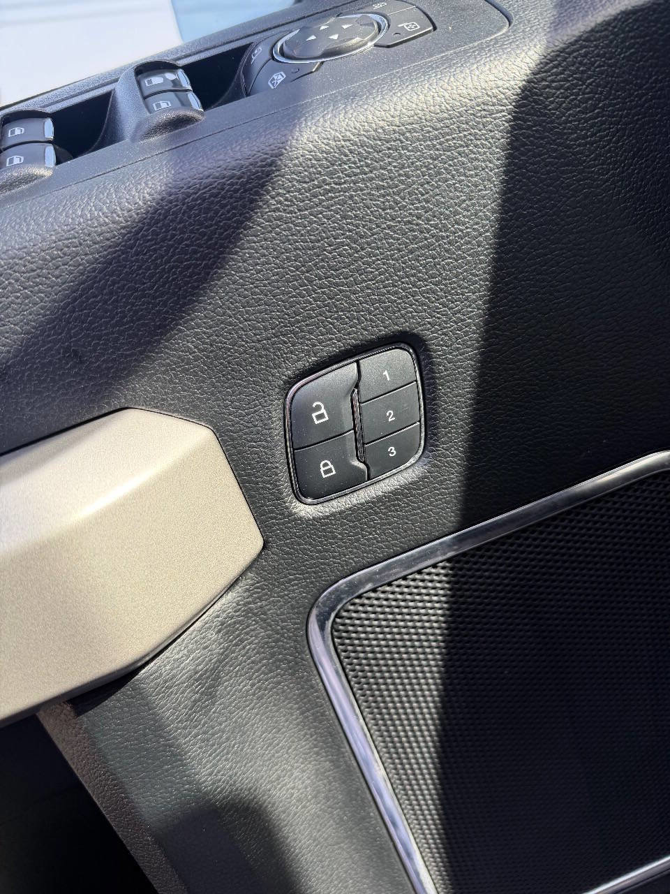 Used 2017 Ford F150 Lariat image 23