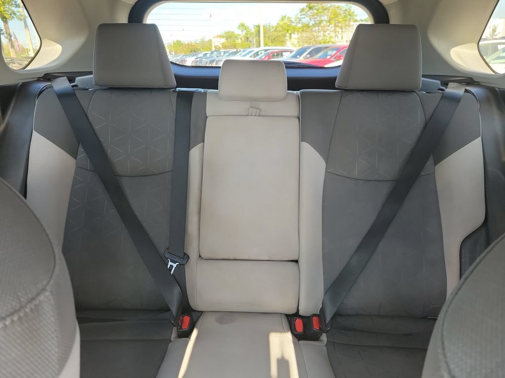 Used 2021 Toyota RAV4 XLE w/ Convenience Package AWD/4WD image 18
