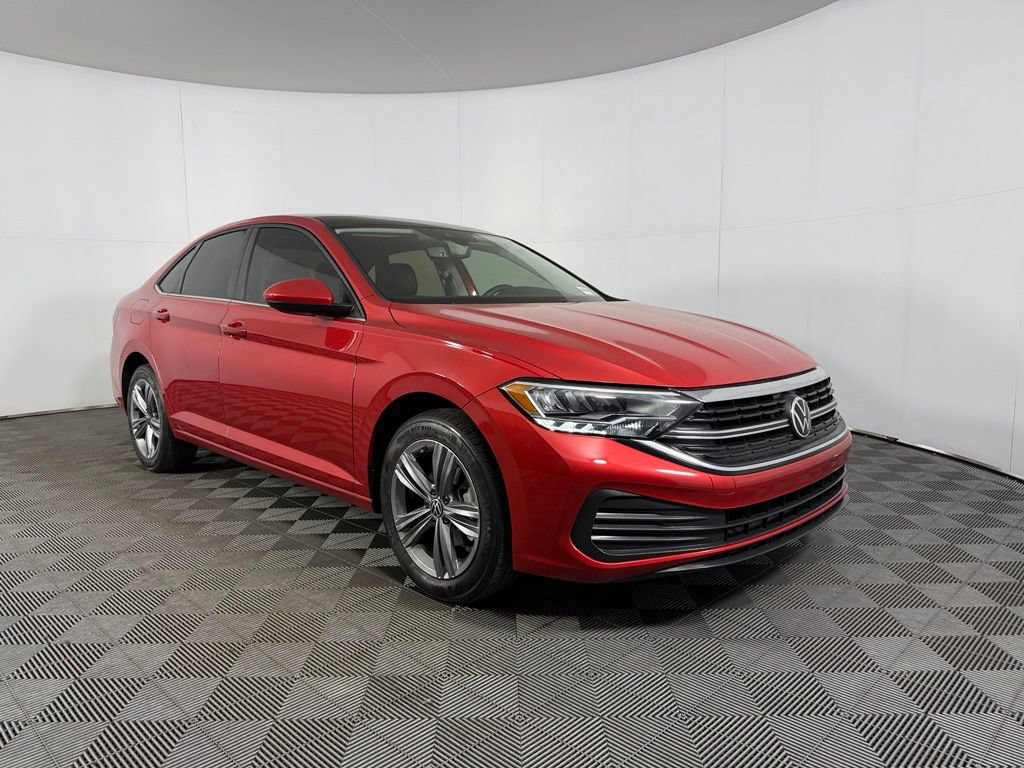 Used 2023 Volkswagen Jetta SE w/ Panoramic Sunroof Package FWD image 4