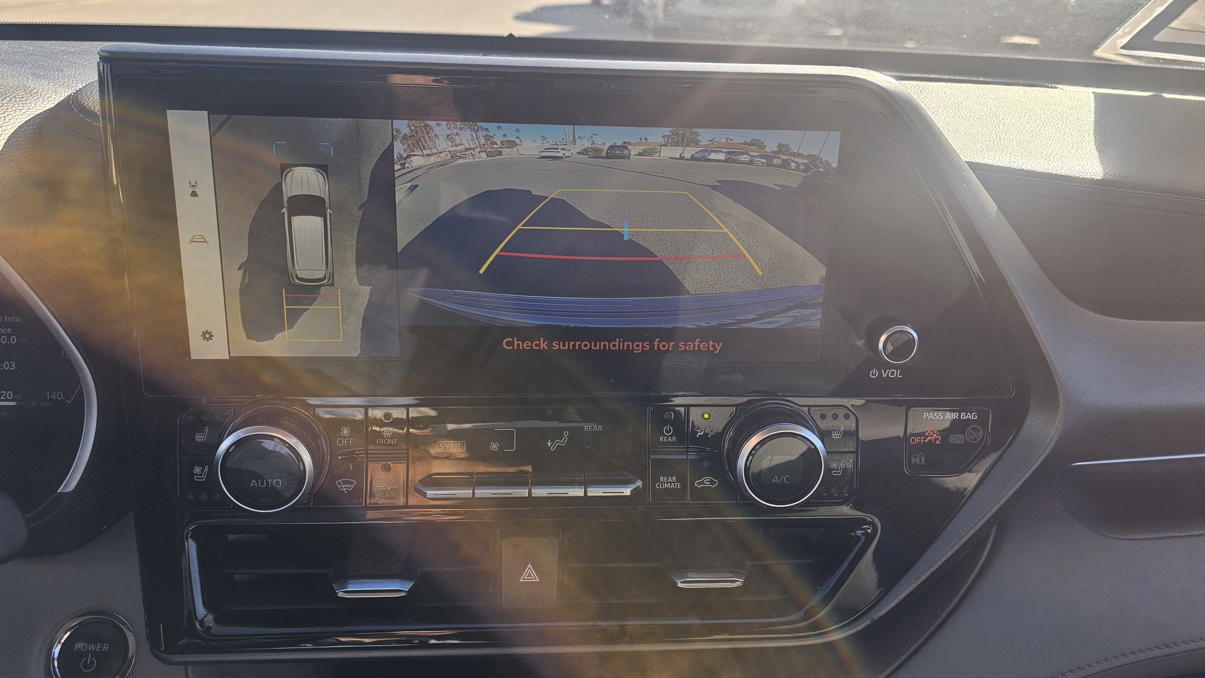 Used 2023 Toyota Highlander Limited image 17