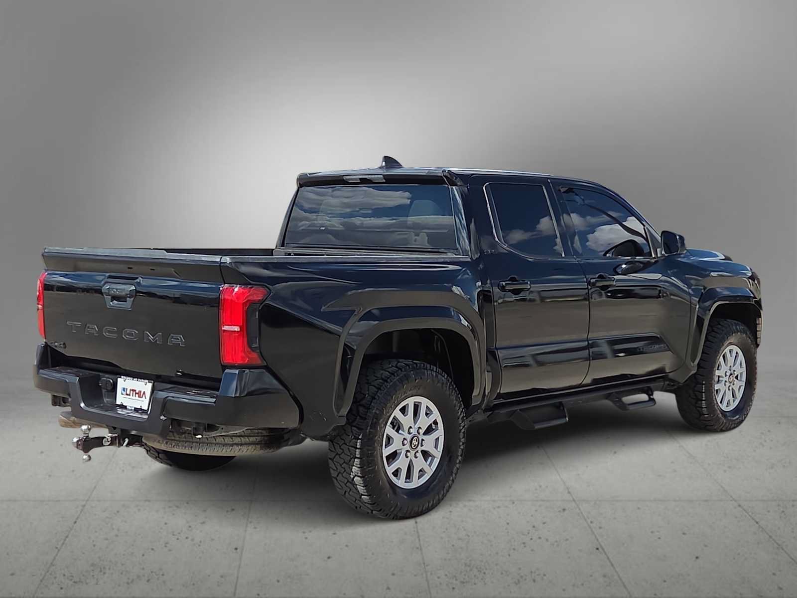 Certified 2025 Toyota Tacoma SR5 AWD/4WD image 8