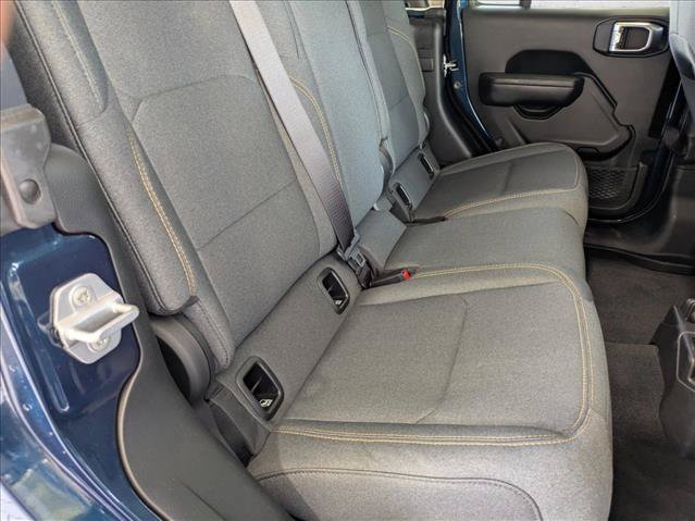 Used 2025 Jeep Gladiator Sport AWD/4WD image 17