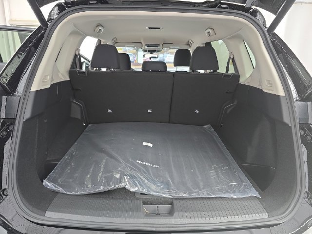 Used 2026 Nissan Rogue SV FWD image 12