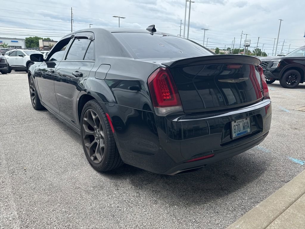 Used 2017 Chrysler 300 S w/ S Model Appearance Package RWD image 4