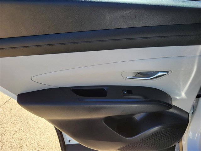 Certified 2025 Hyundai Tucson SE image 10