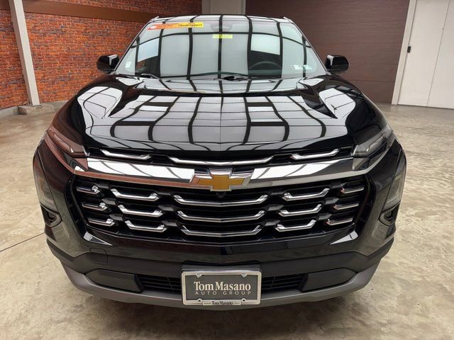 Used 2025 Chevrolet Equinox LT w/ Safety and Technology Package image 8
