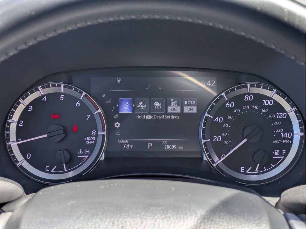 Used 2025 Toyota Highlander LE FWD image 14