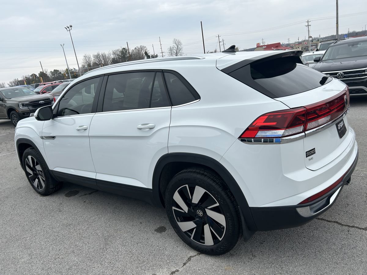 Used 2024 Volkswagen Atlas Cross Sport SE image 4