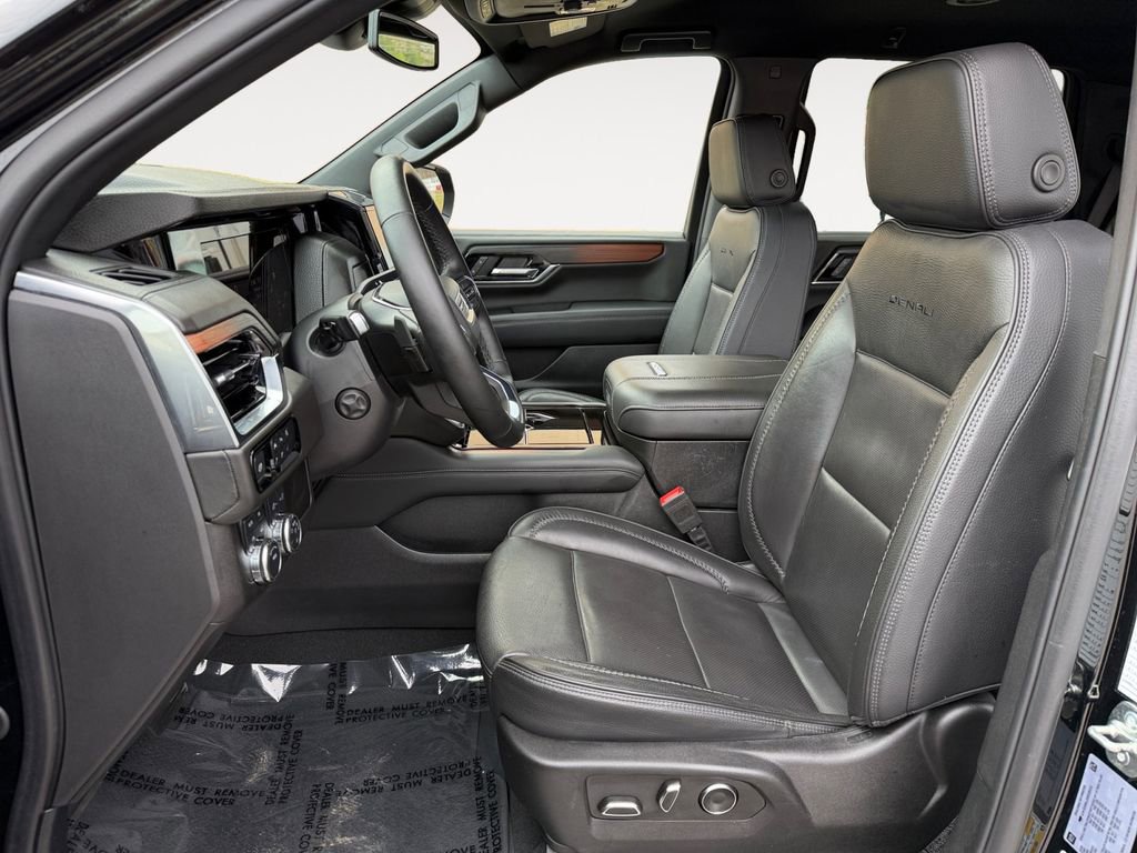 Used 2025 GMC Yukon Denali image 14
