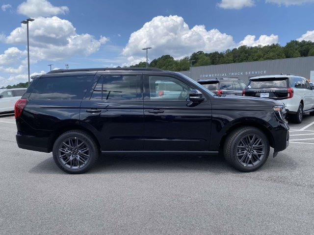 New 2027 Ford Expedition Platinum w/ Stealth Appearance Package AWD/4WD image 2