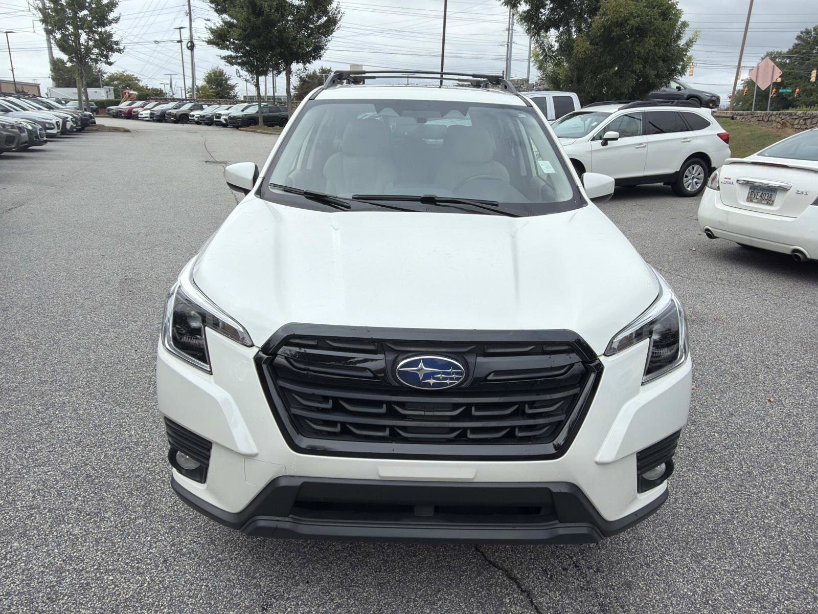 Used 2023 Subaru Forester Premium AWD/4WD image 5