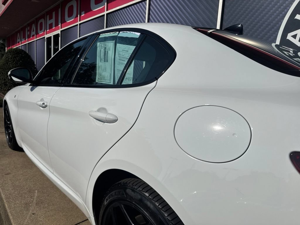 Used 2022 Alfa Romeo Giulia Ti AWD/4WD image 13