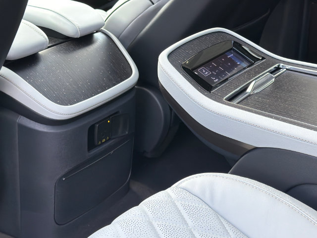 New 2027 Lincoln Navigator L Black Label AWD/4WD image 24