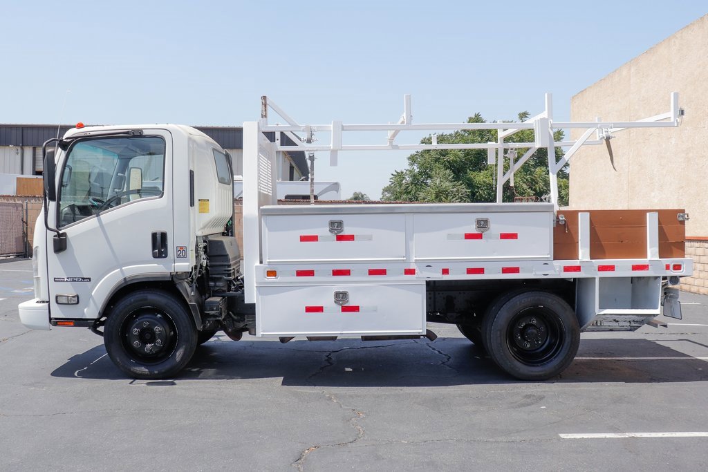 Used 2019 Isuzu NPR image 5