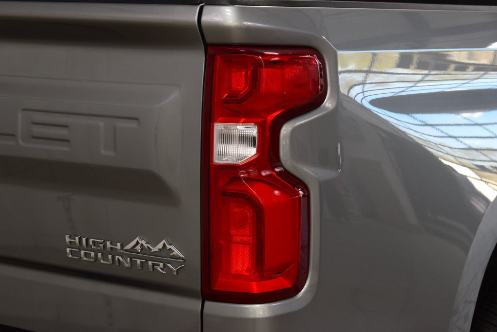 Used 2026 Chevrolet Silverado 1500 High Country w/ High Country Premium Package AWD/4WD image 21