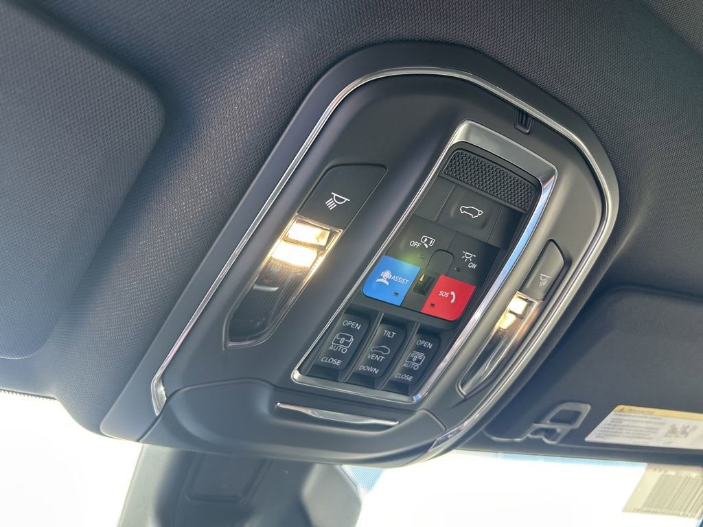 New 2025 Jeep Grand Cherokee Overland w/ Luxury Tech Group IV image 47