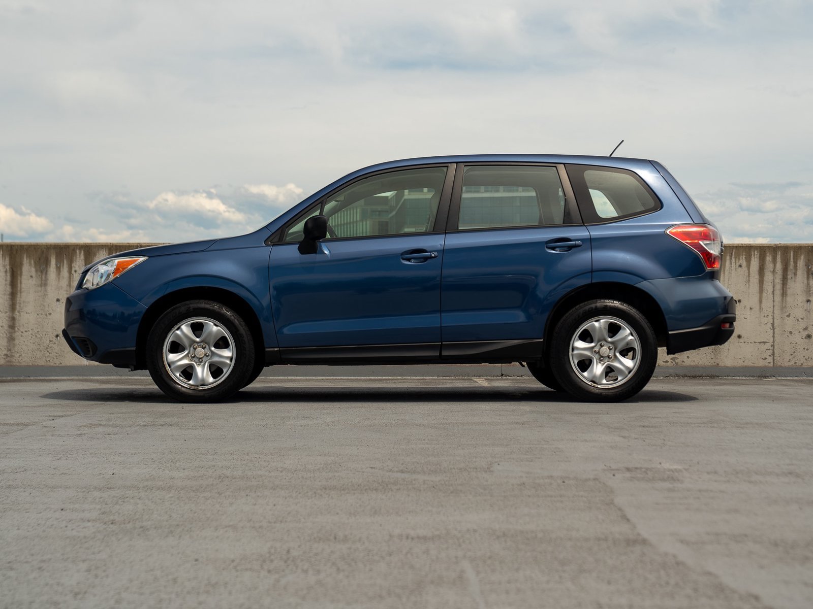 Used 2014 Subaru Forester 2.5i w/ Popular Package #1 AWD/4WD image 3