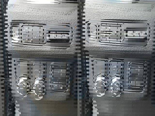 Used 2024 GMC Yukon Denali w/ Max Trailering Package image 30