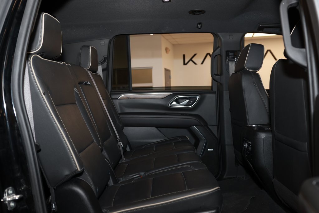 Used 2024 Chevrolet Suburban Premier image 15