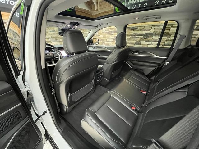 Used 2022 Jeep Grand Cherokee Limited AWD/4WD image 38