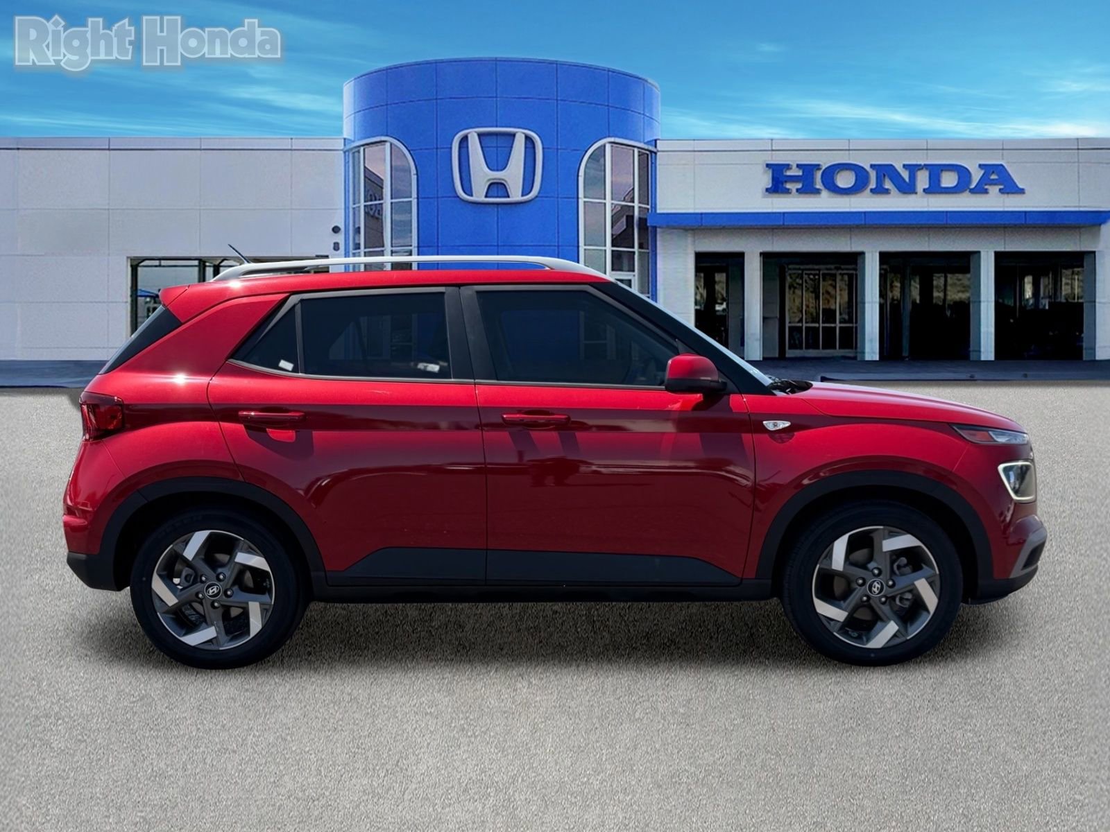 Used 2023 Hyundai Venue Limited FWD image 8