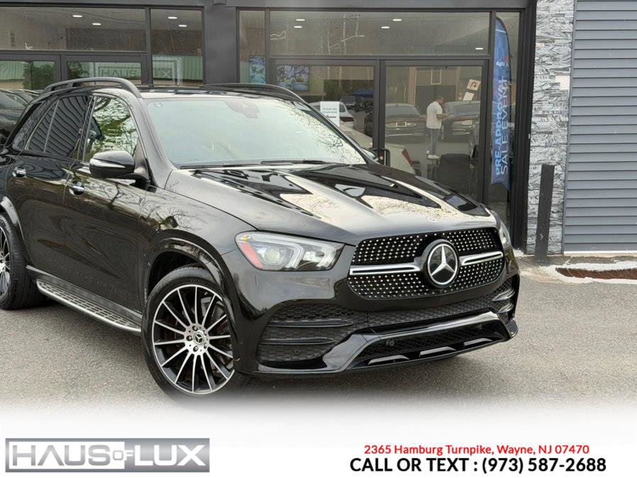 Used 2020 Mercedes-Benz GLE 350 4MATIC w/ AMG Line Exterior image 3