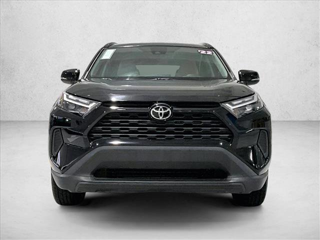Used 2022 Toyota RAV4 XLE w/ Convenience Package FWD image 3