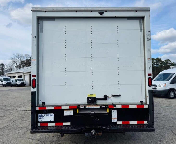 Used 2022 GMC Savana 3500 Extended w/ Power Convenience Package RWD image 6