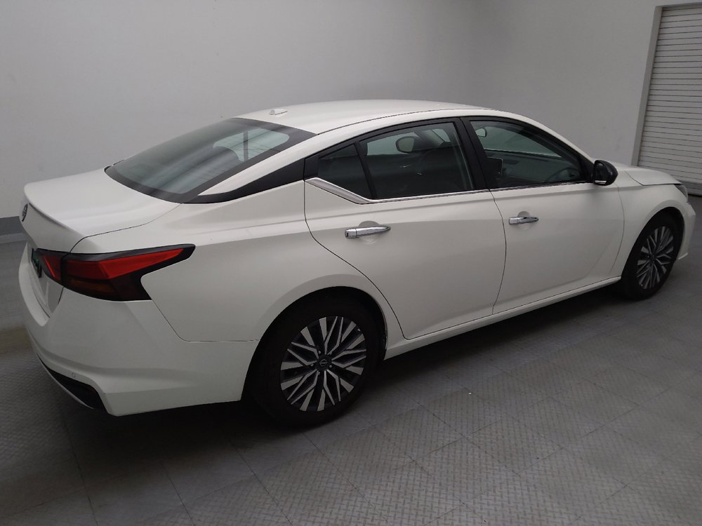 Used 2025 Nissan Altima 2.5 SV FWD image 10