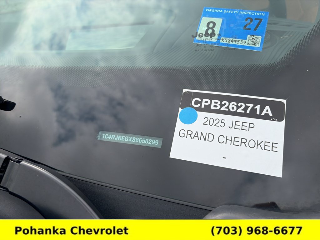 Used 2025 Jeep Grand Cherokee L Summit AWD/4WD image 35