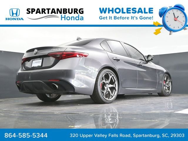 Used 2017 Alfa Romeo Giulia Ti w/ TI 19" Sport Package RWD image 36