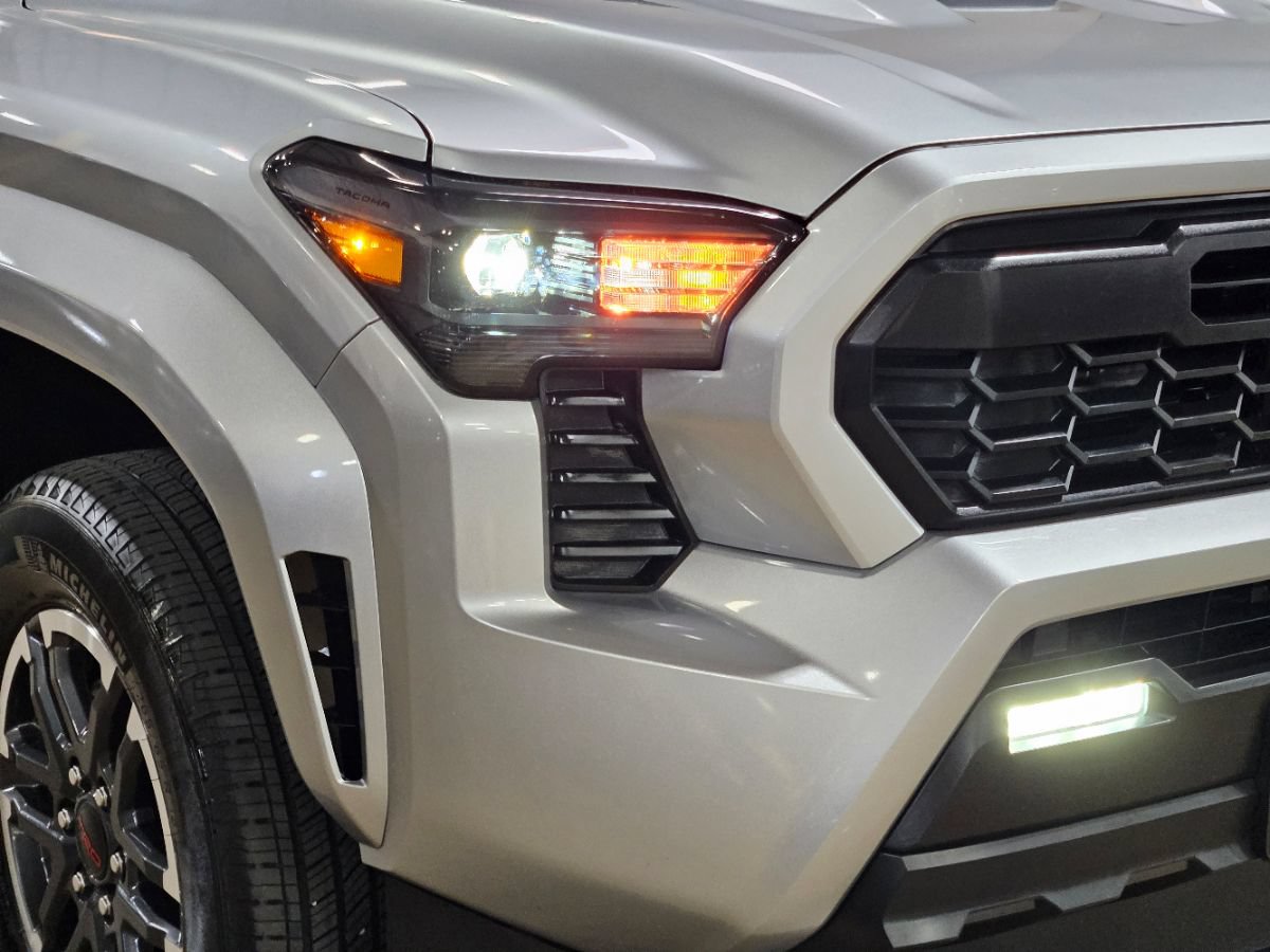 Used 2024 Toyota Tacoma TRD Sport RWD image 12
