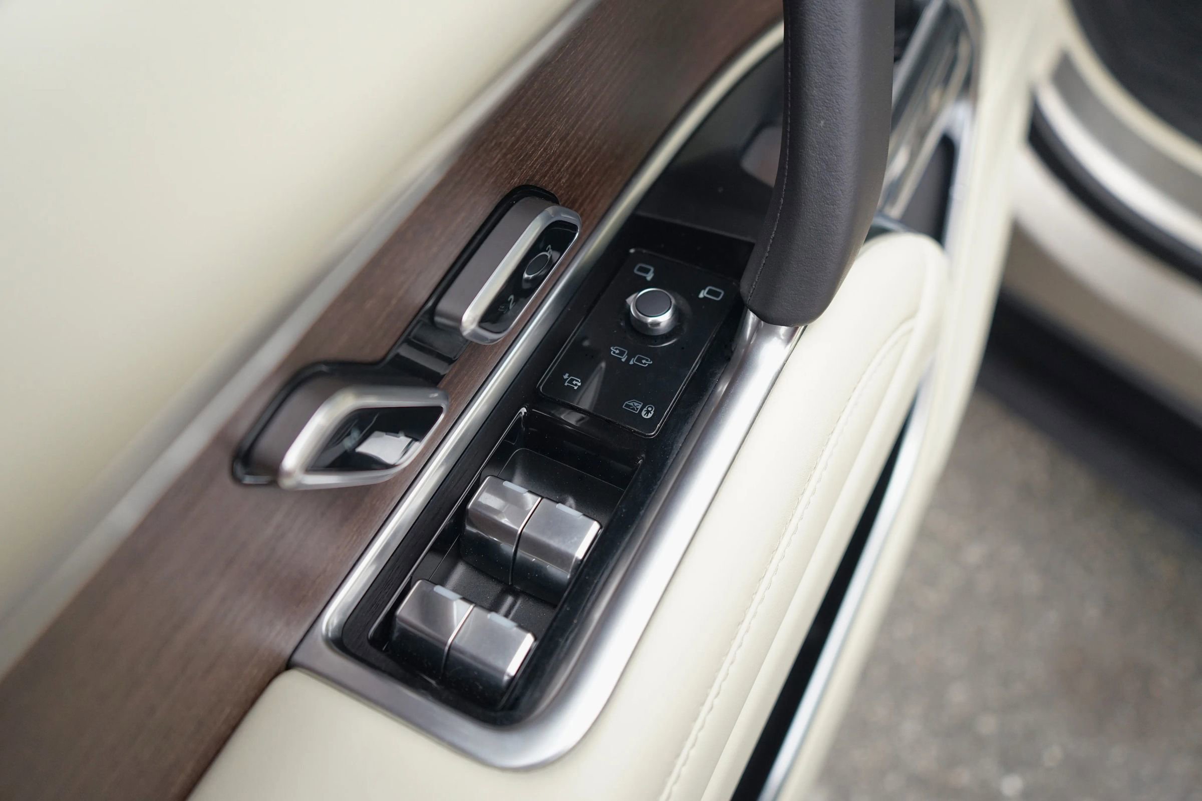 Used 2023 Land Rover Range Rover SE image 13