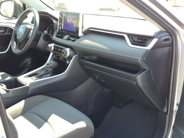 Used 2025 Toyota RAV4 XLE FWD image 23