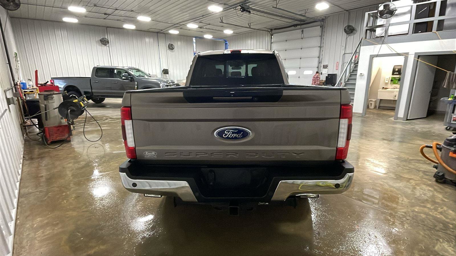 Used 2019 Ford F350 Lariat w/ Lariat Ultimate Package image 6