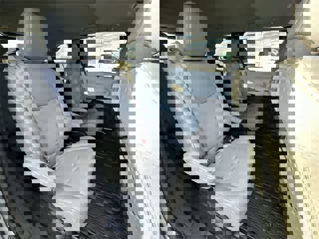 Used 2025 Toyota Sienna XLE image 25