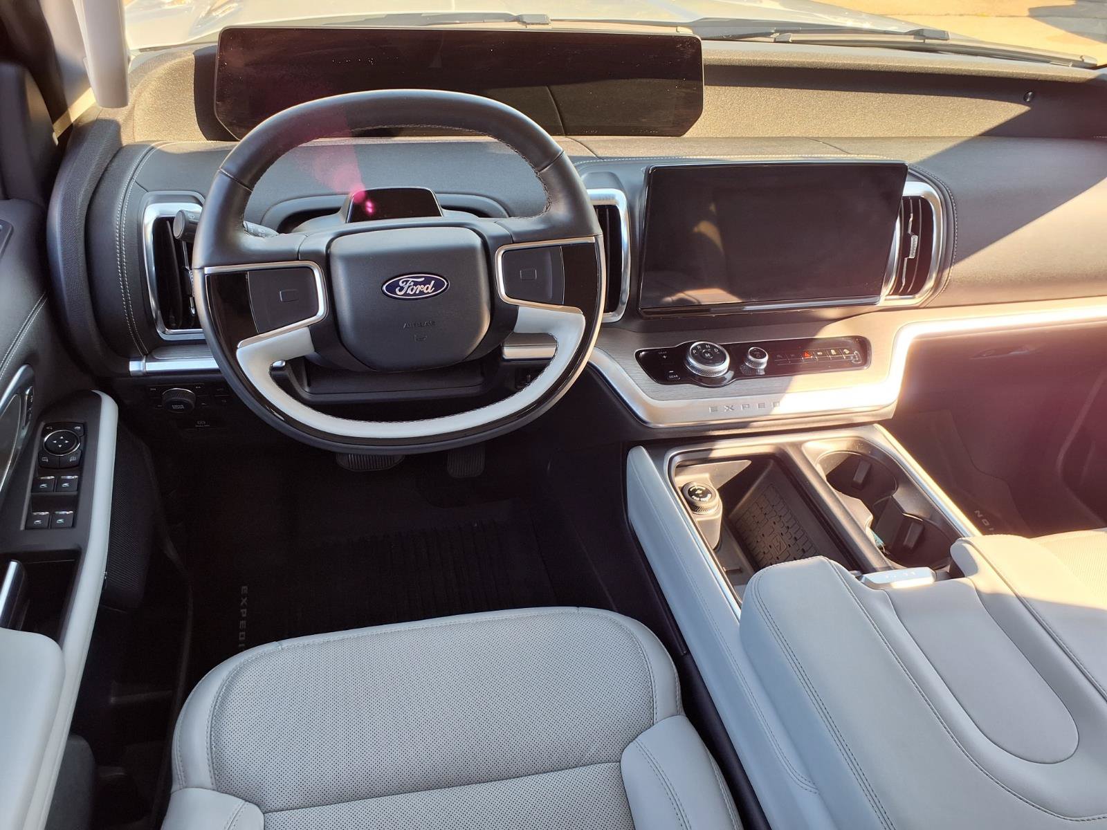 Used 2025 Ford Expedition Platinum AWD/4WD image 14