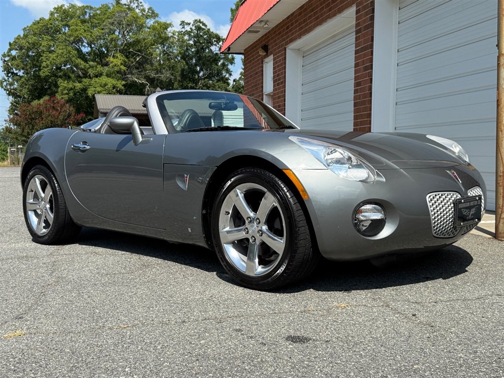 Used 2007 Pontiac Solstice Convertible w/ Premium Package RWD image 20